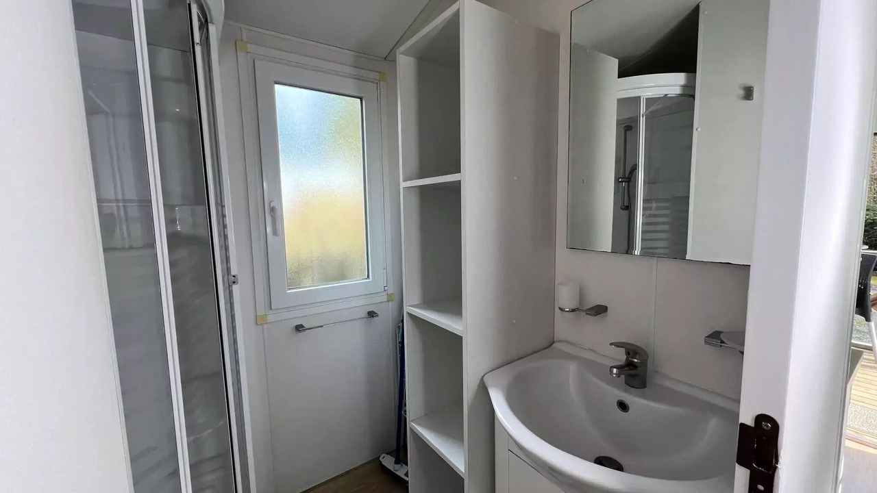 Photo of Bathroom in Leval