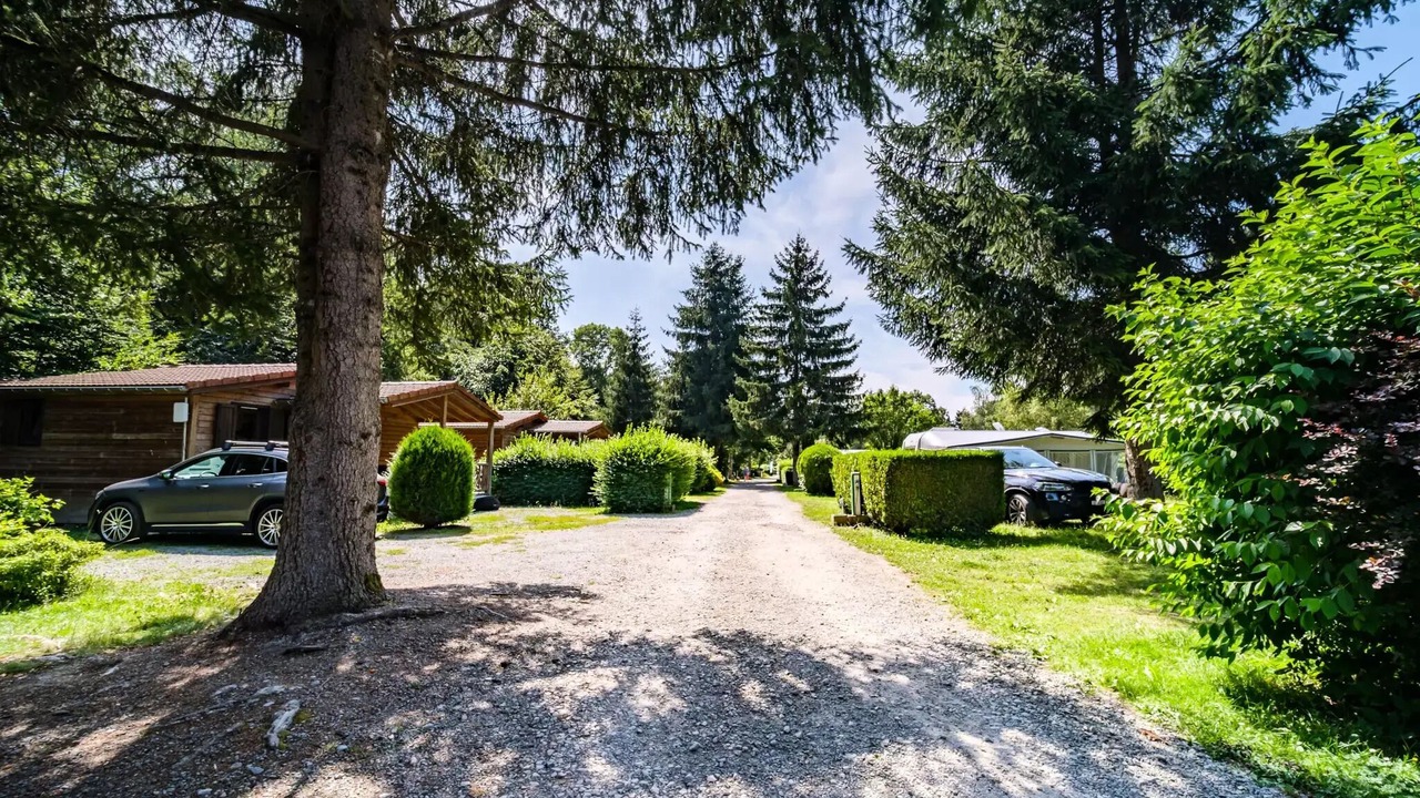 Photo of Outdoor in Leval