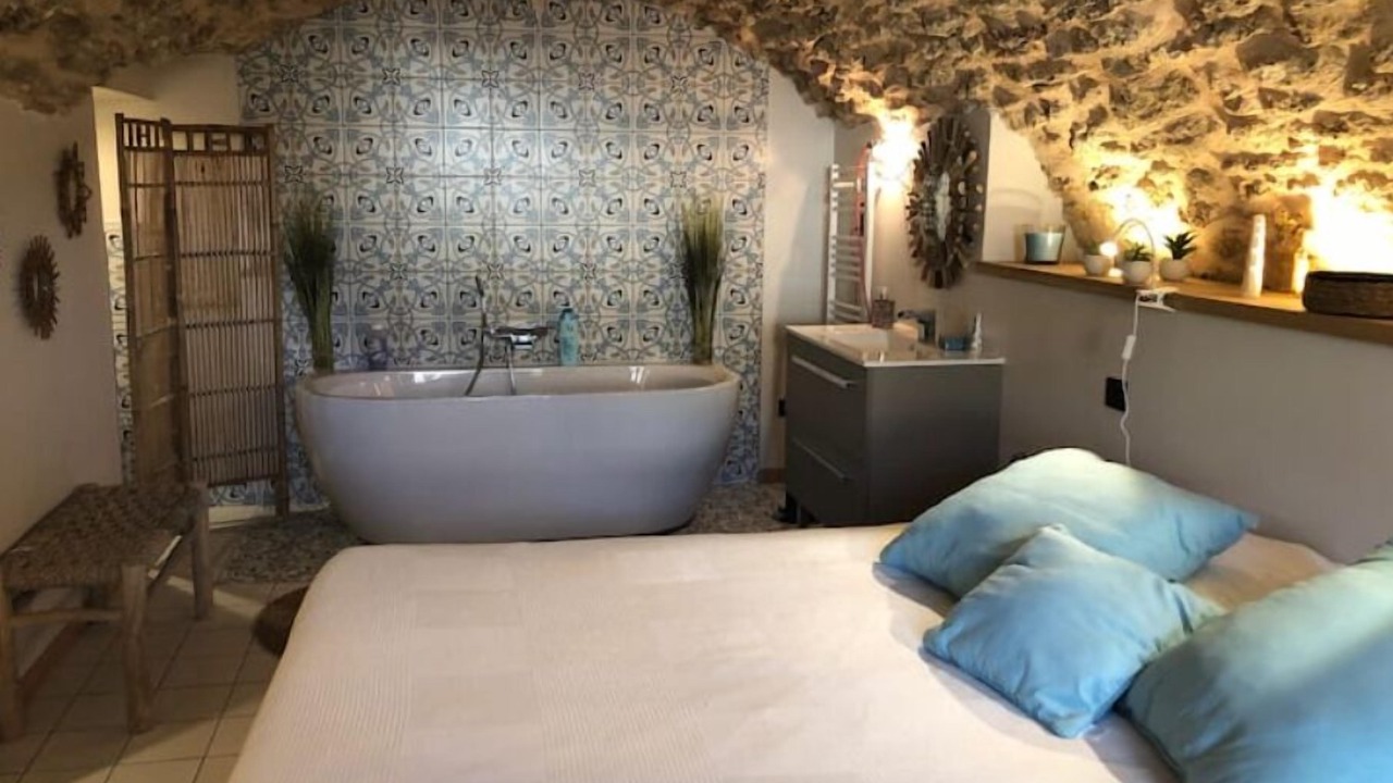 Photo of Bedroom in Colonzelle