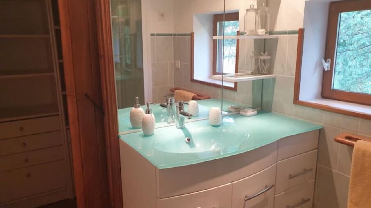 Photo of Bathroom in Losse