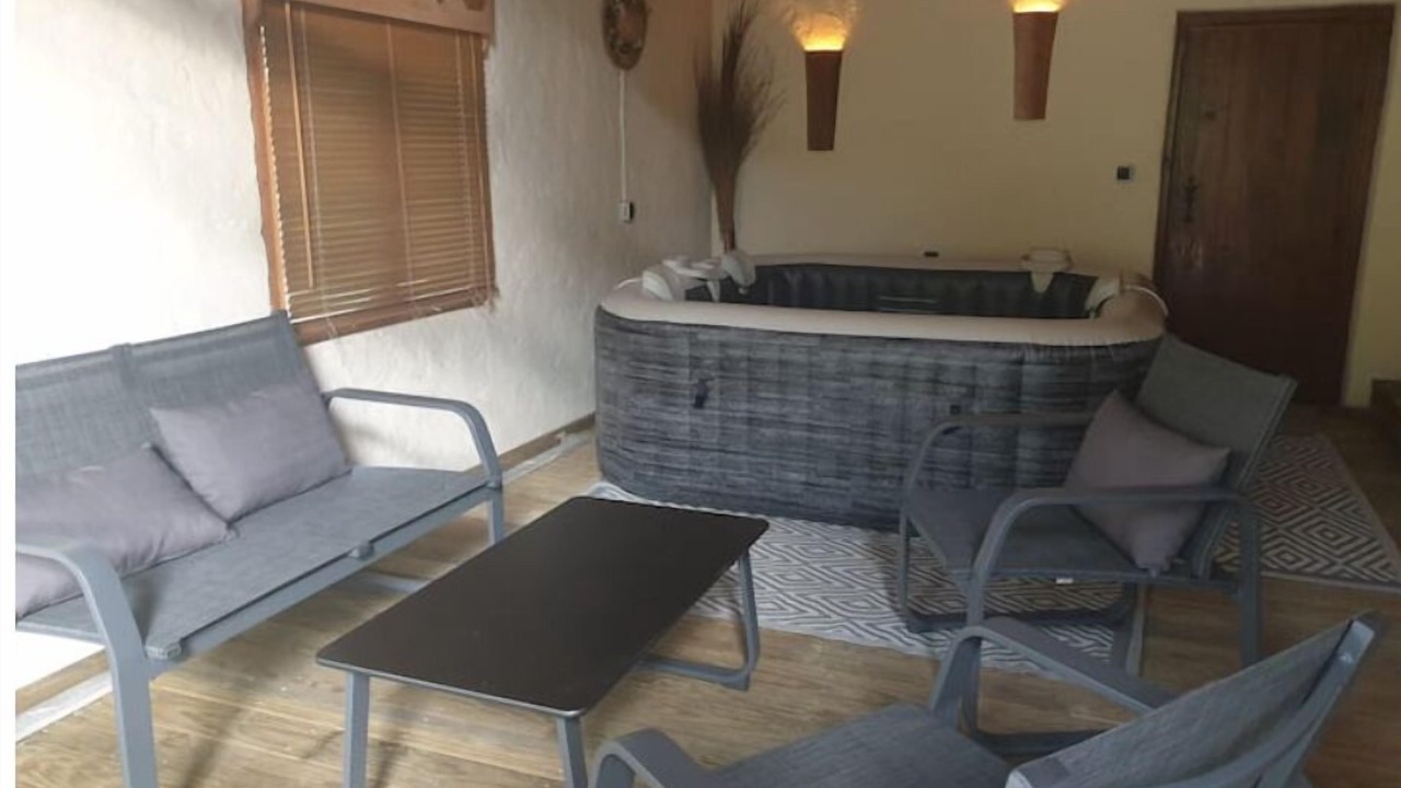 Photo of Others in Losse