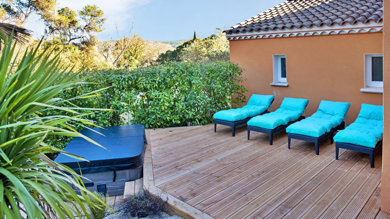 Photo of Others in Cannes-et-Clairan