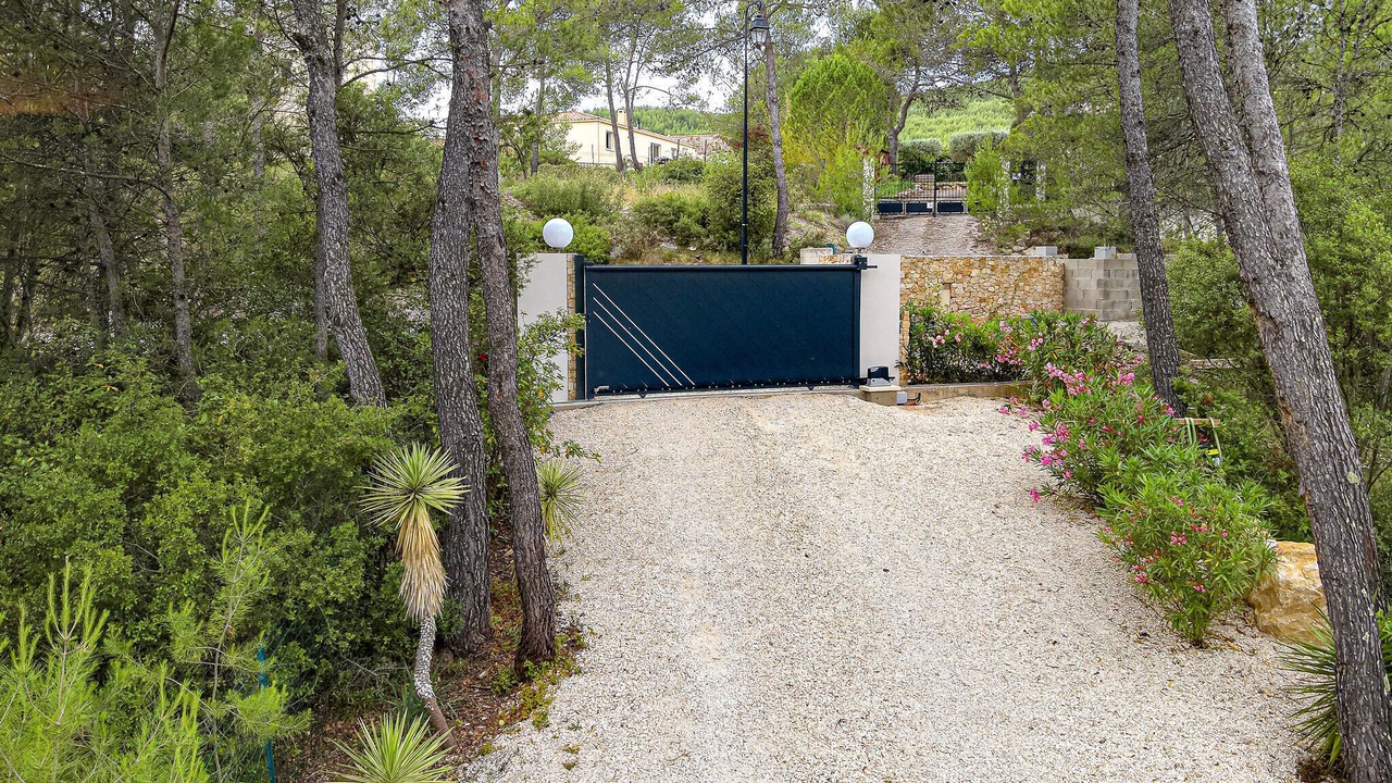 Photo of Others in Cannes-et-Clairan