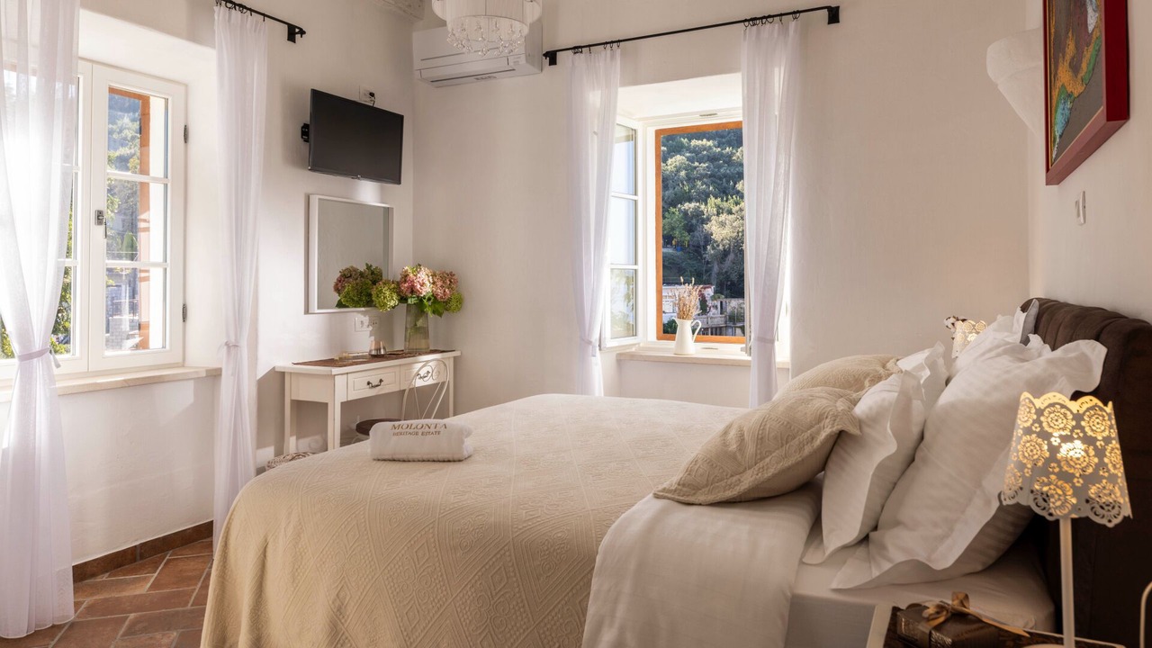 Photo of Bedroom in Molunat