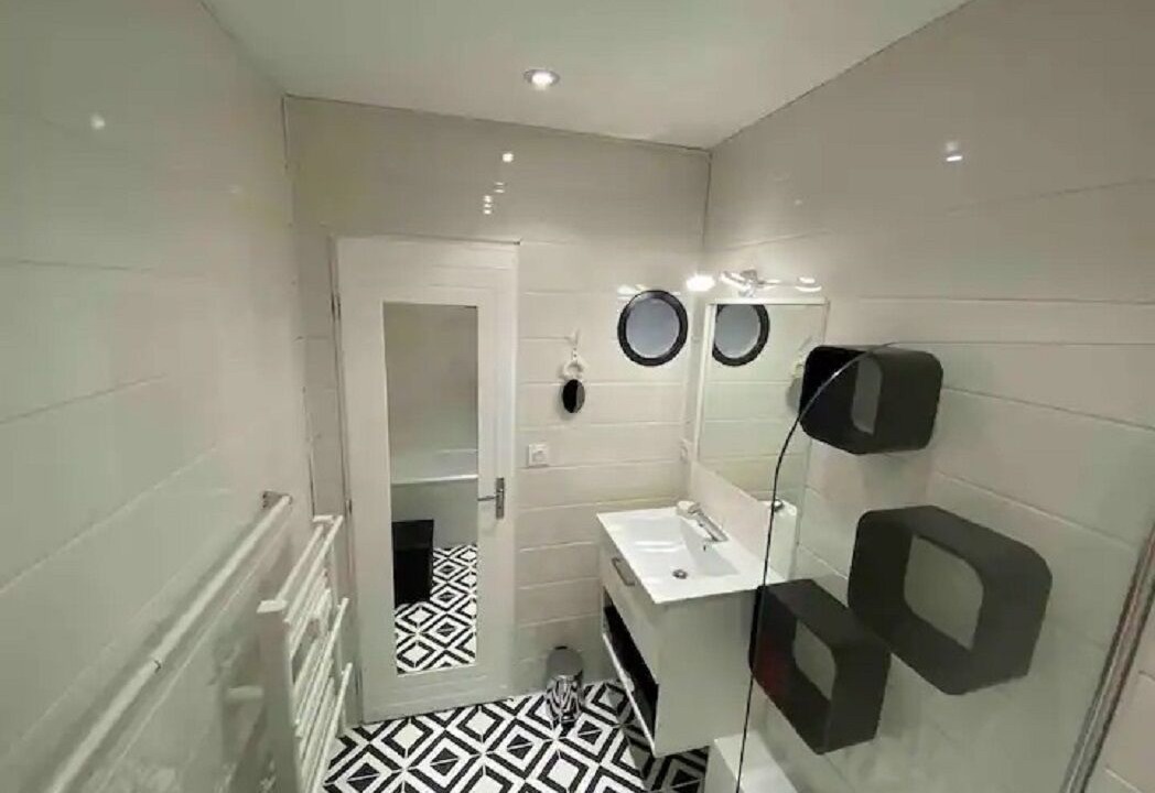 Photo of Bathroom in La Roche-Posay