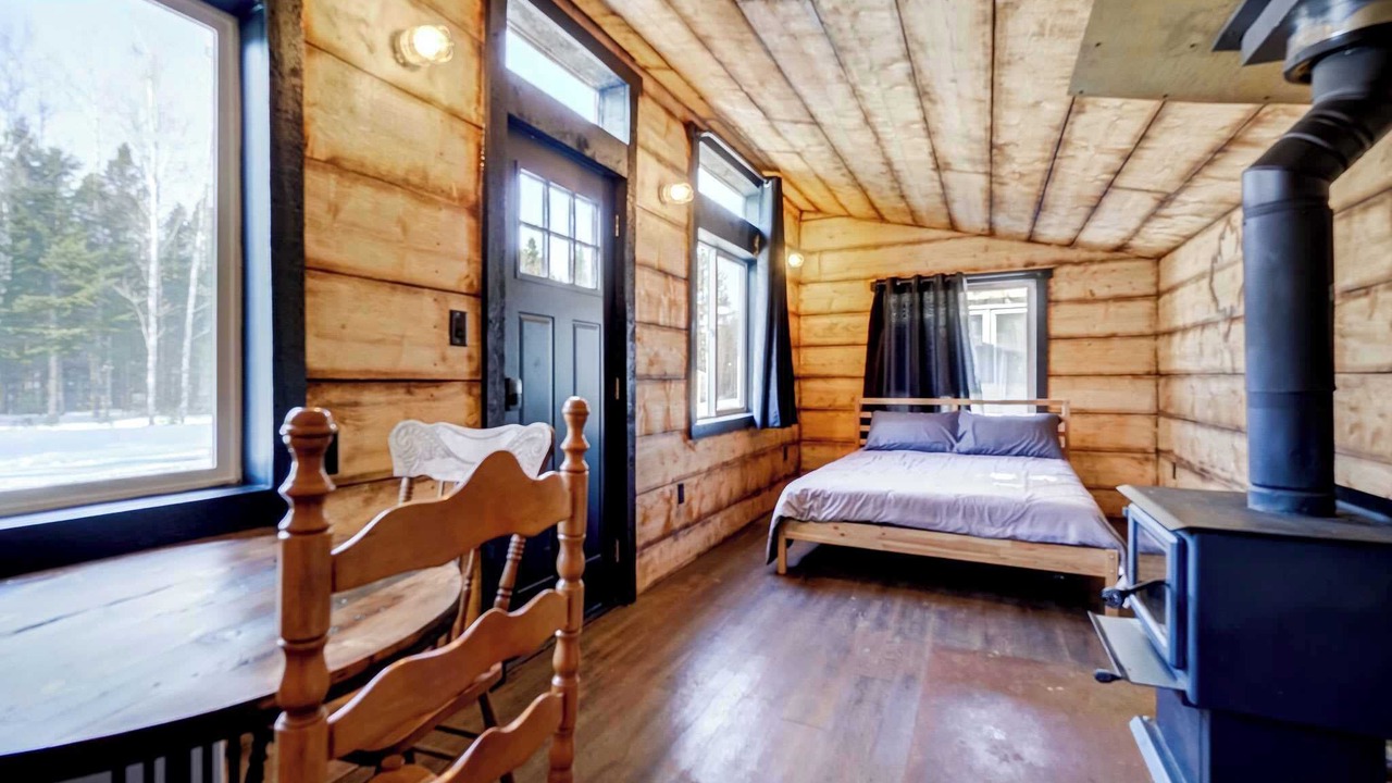 Photo of Bedroom in Lac-des-Plages