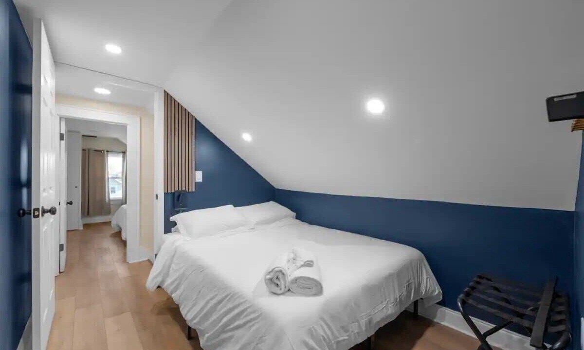 Photo of Bedroom in Glen Echo