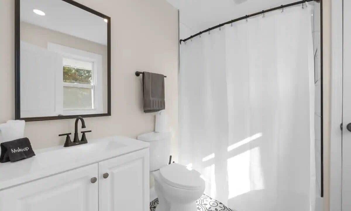 Photo of Bathroom in Glen Echo