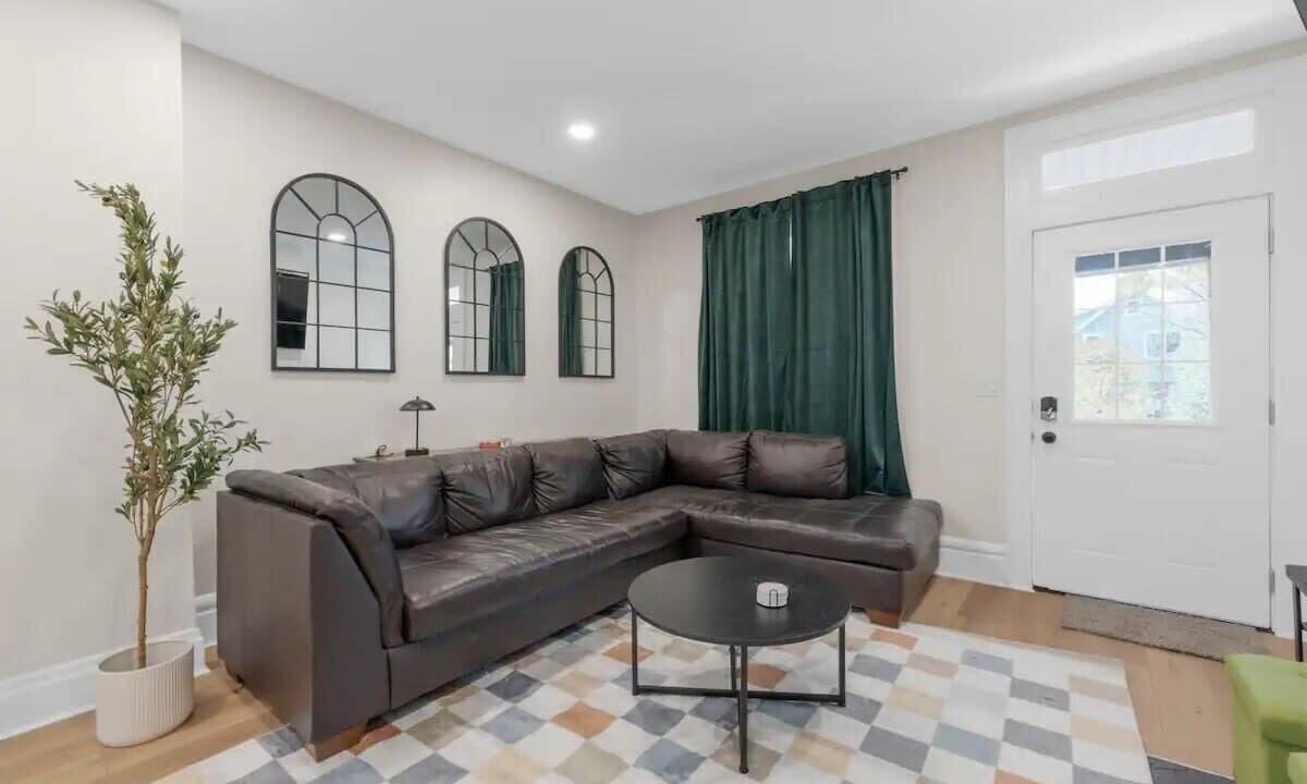 Photo of Bedroom in Glen Echo