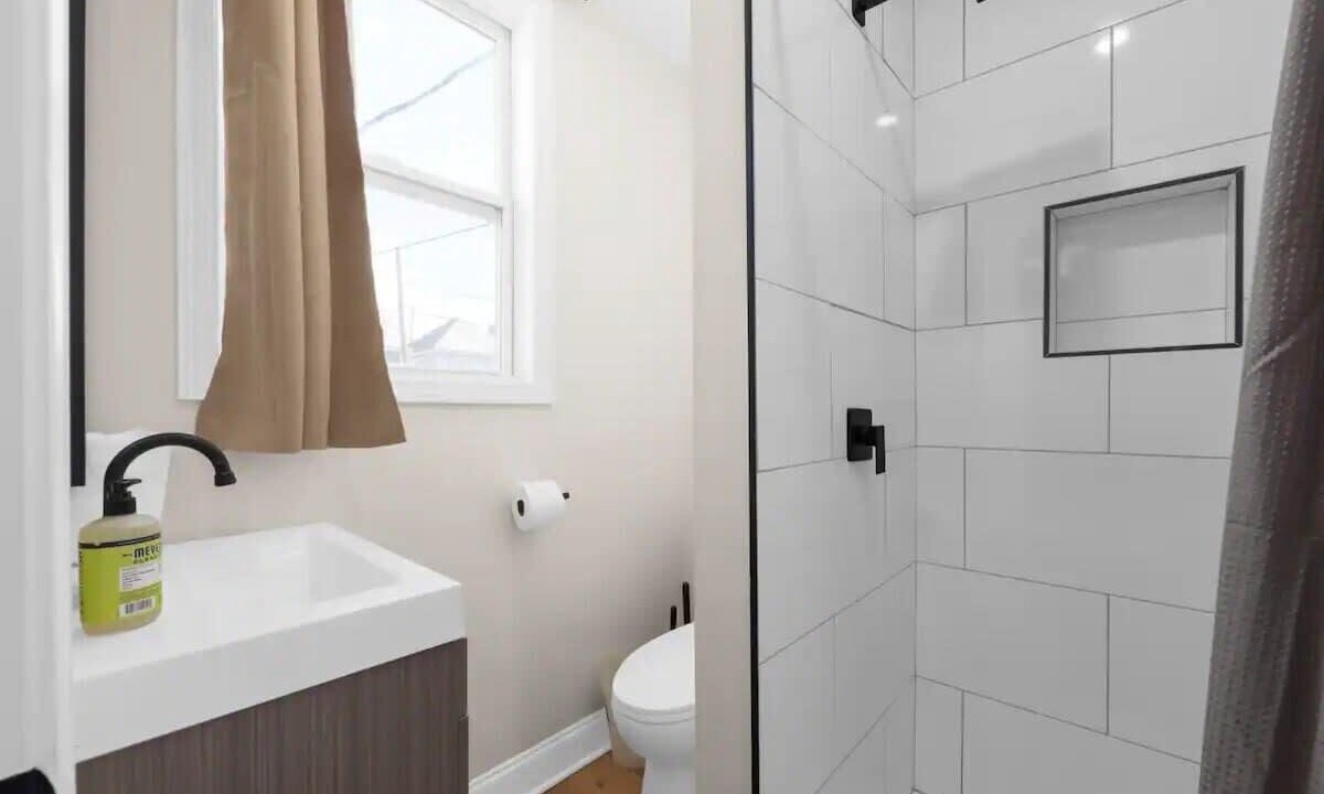Photo of Bathroom in Glen Echo