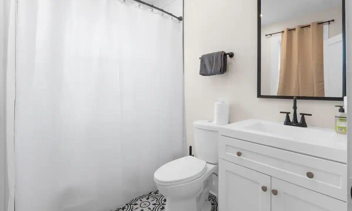 Photo of Bathroom in Glen Echo