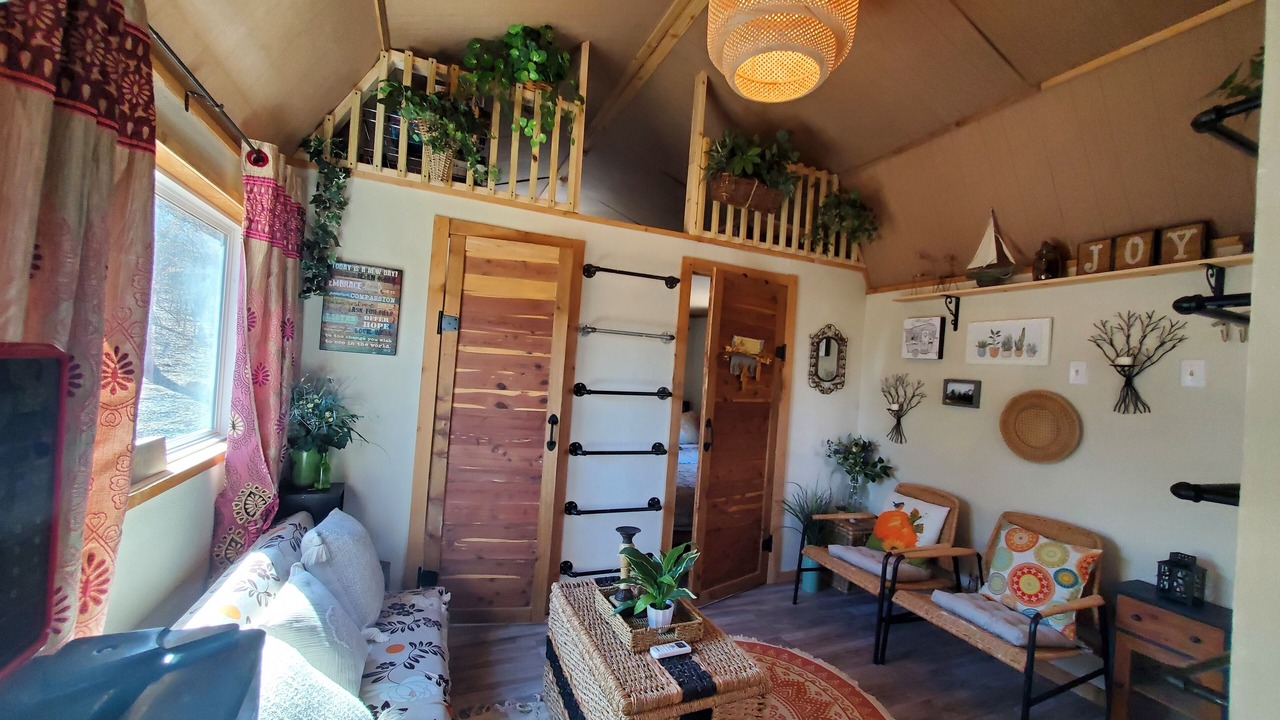 Photo of Livingroom in Mead