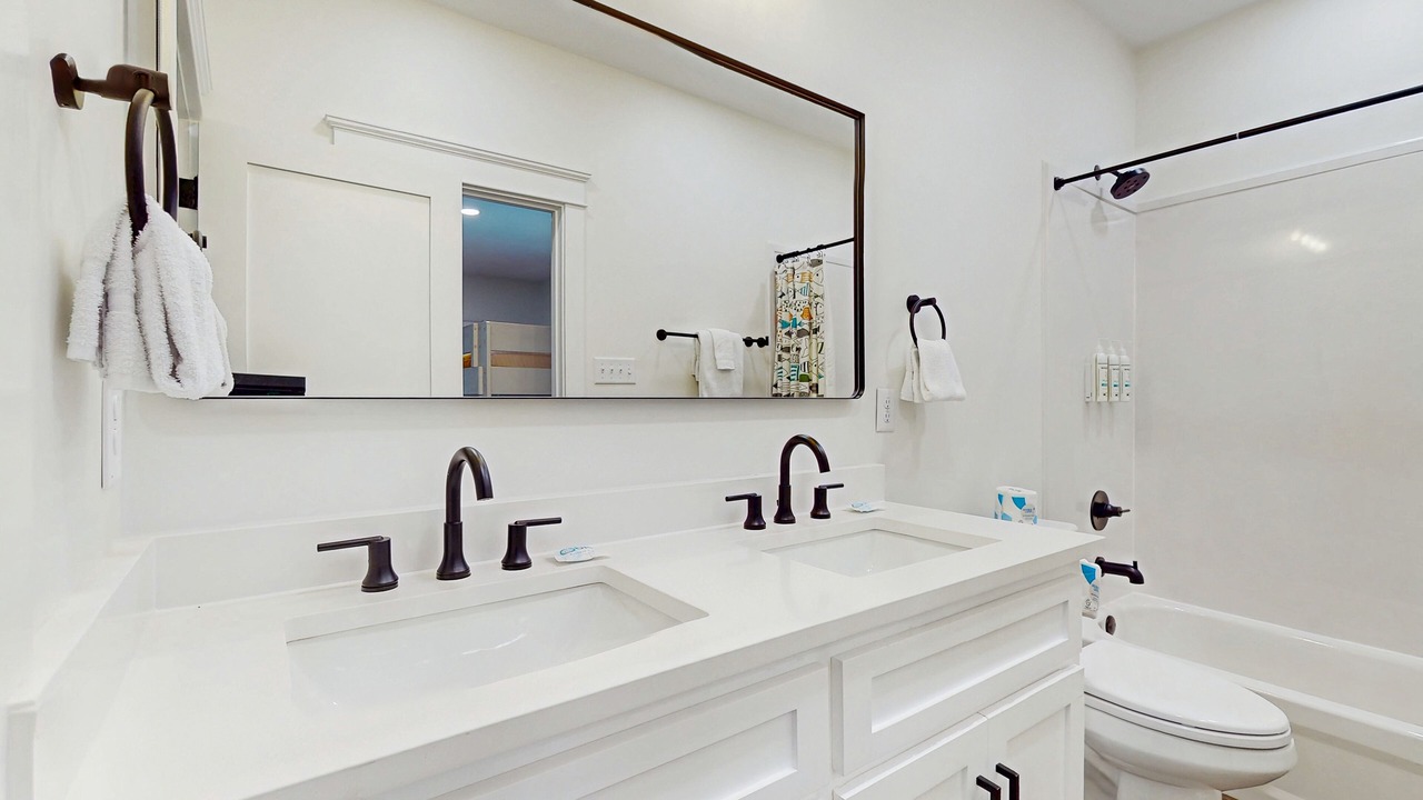Photo of Bathroom in Dauphin Island