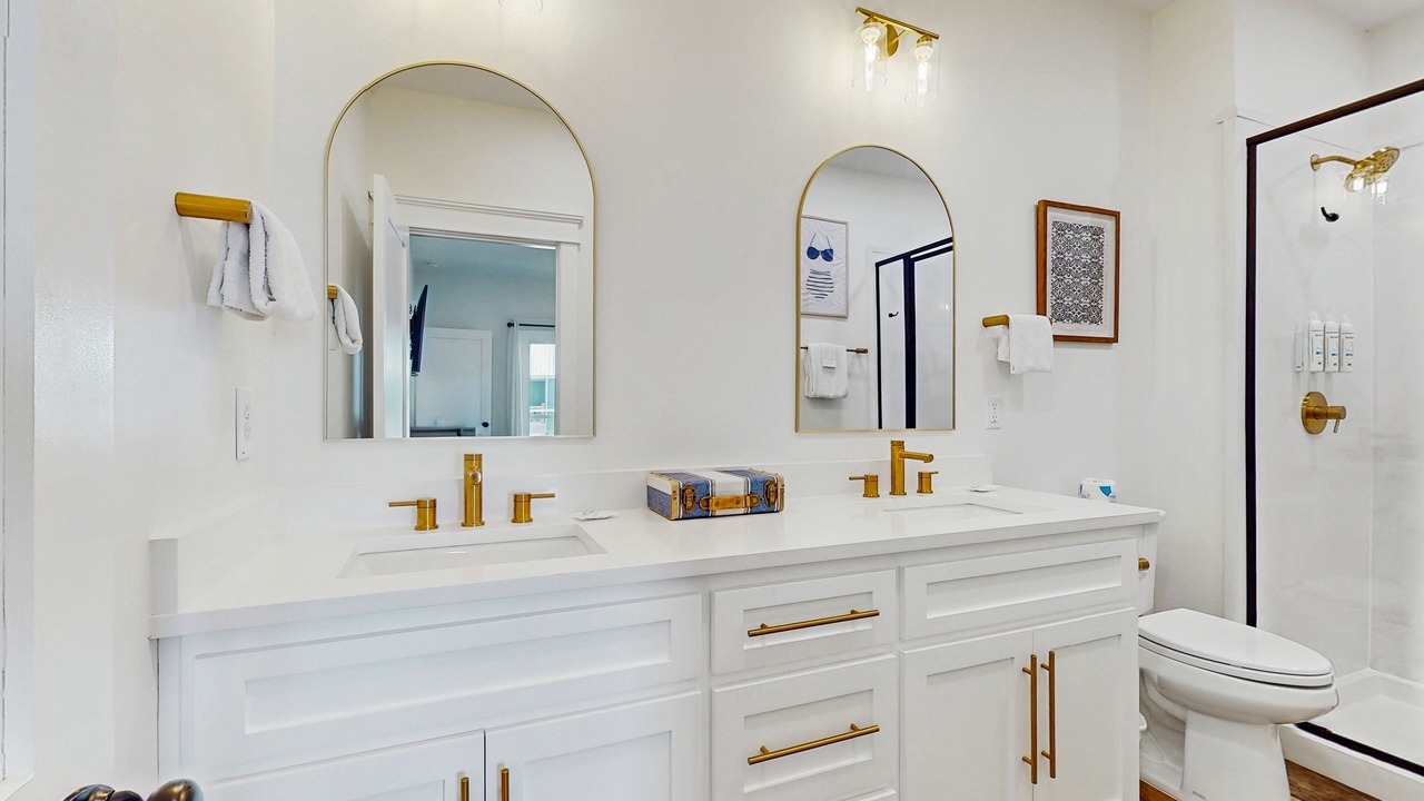 Photo of Bathroom in Dauphin Island