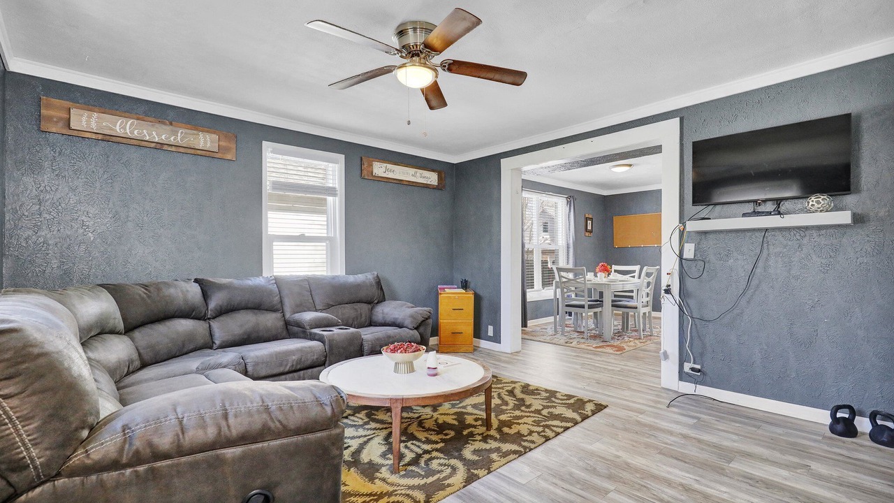 Photo of Livingroom in Downtown