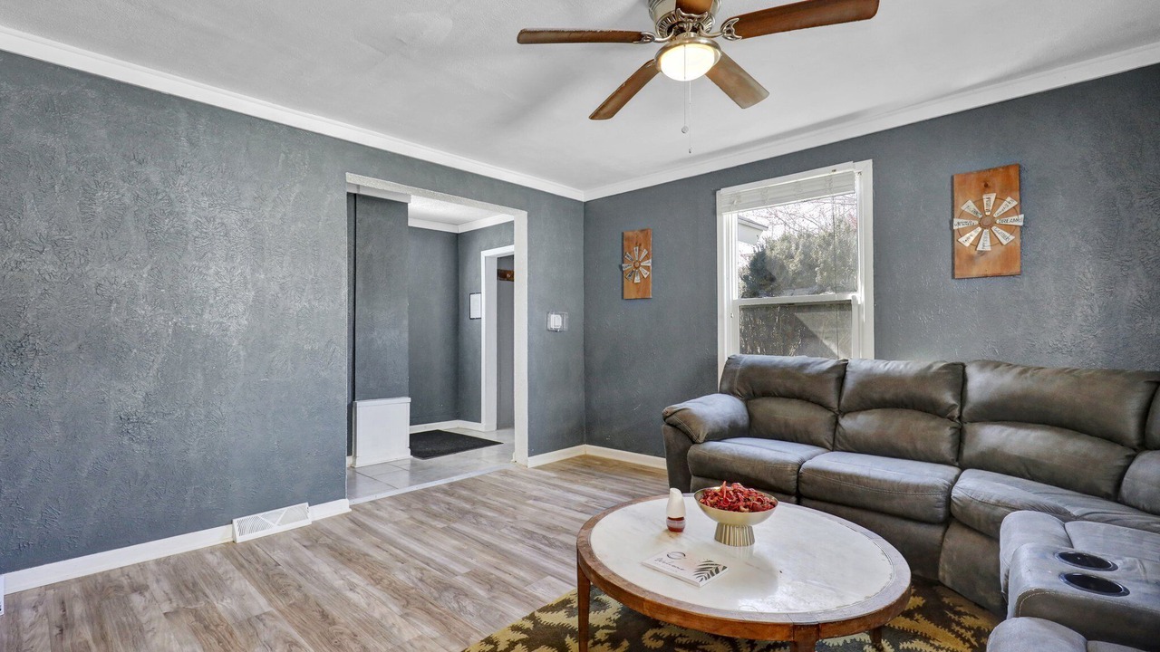 Photo of Livingroom in Downtown