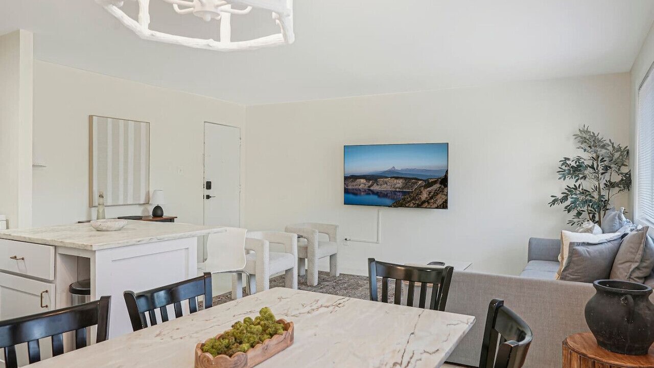 Photo of Livingroom in Aurora Highlands