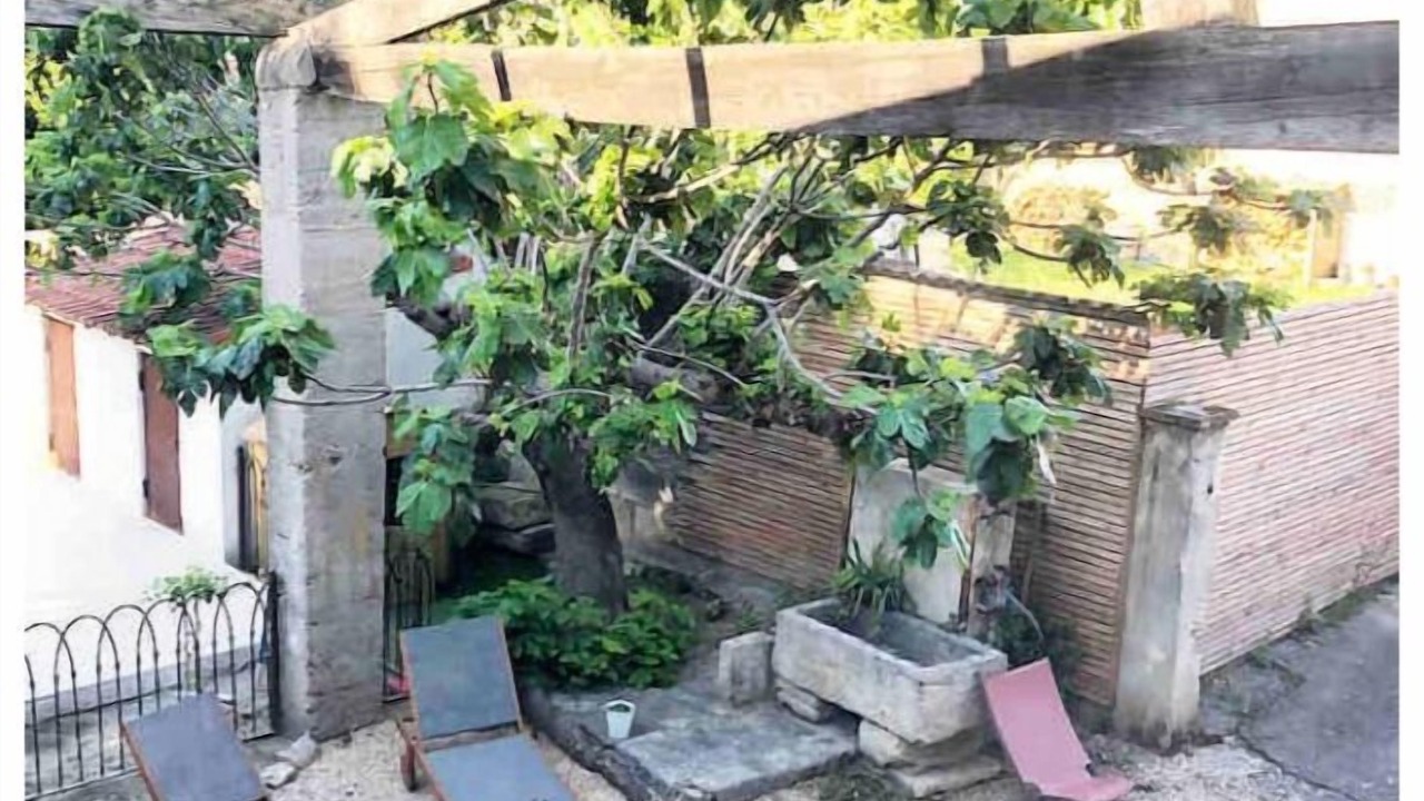 Photo of Outdoor in Jonquieres-Saint-Vincent