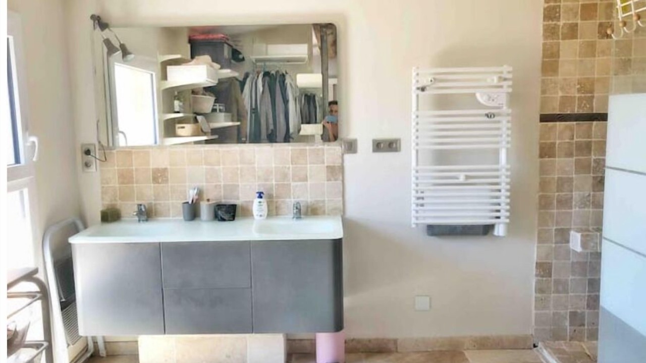 Photo of Bathroom in Jonquieres-Saint-Vincent