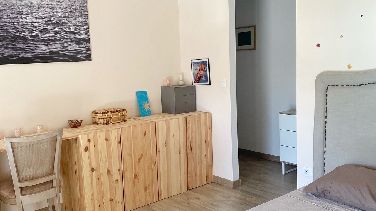 Photo of Bedroom in Jonquieres-Saint-Vincent