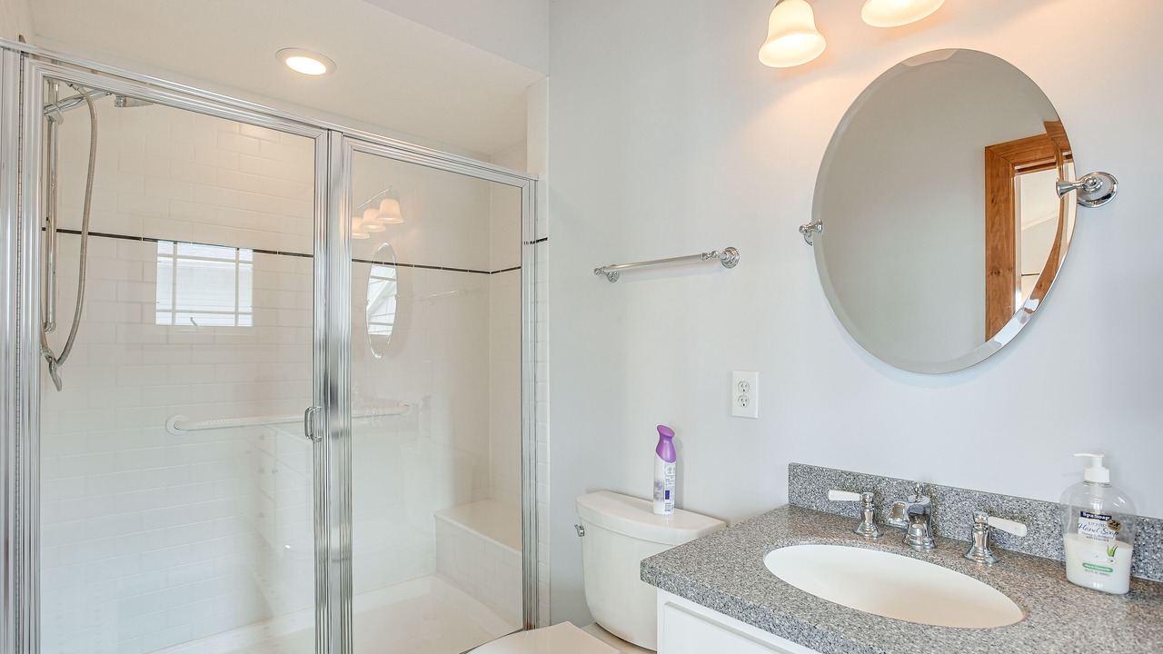 Photo of Bathroom in Buckeye Lake