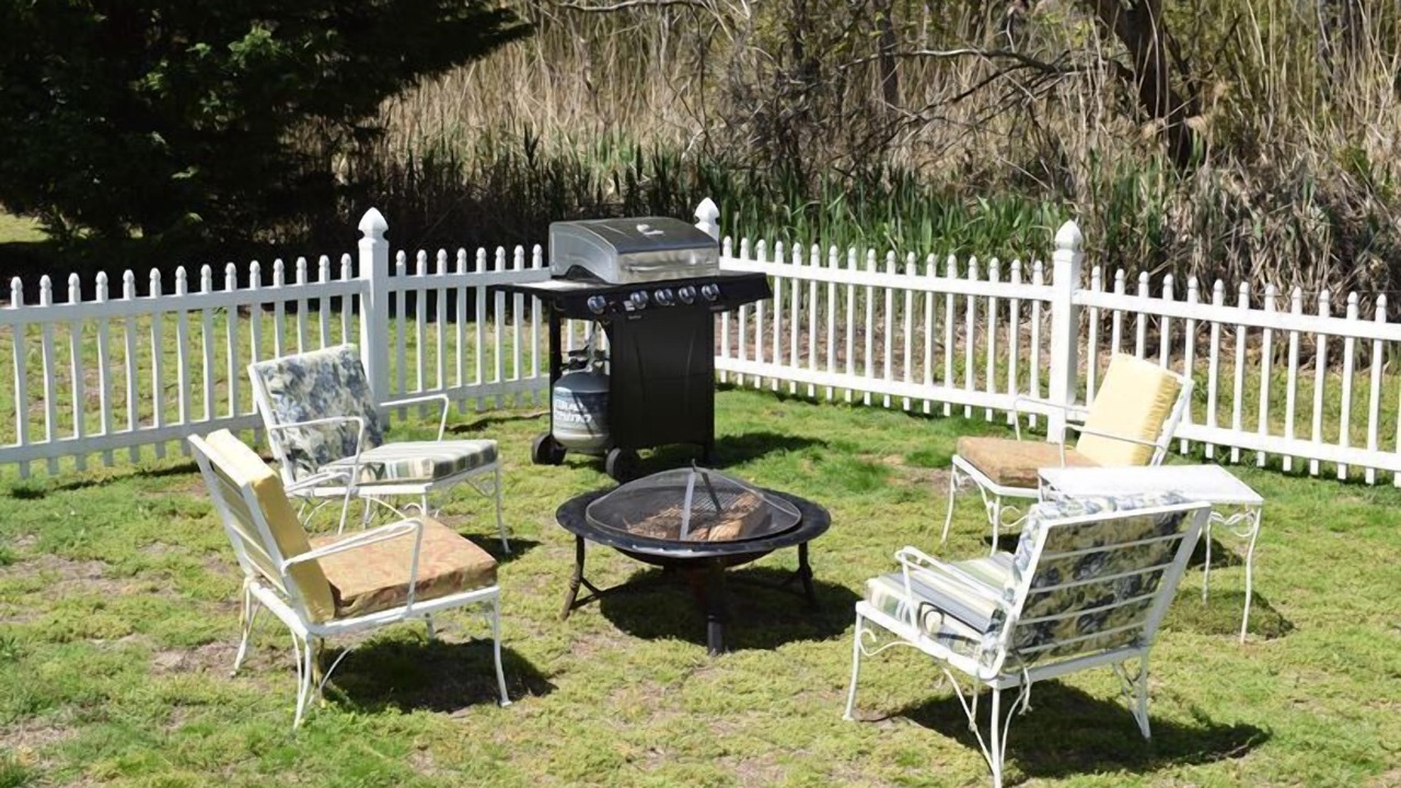 Photo of Outdoor in Deep Hole