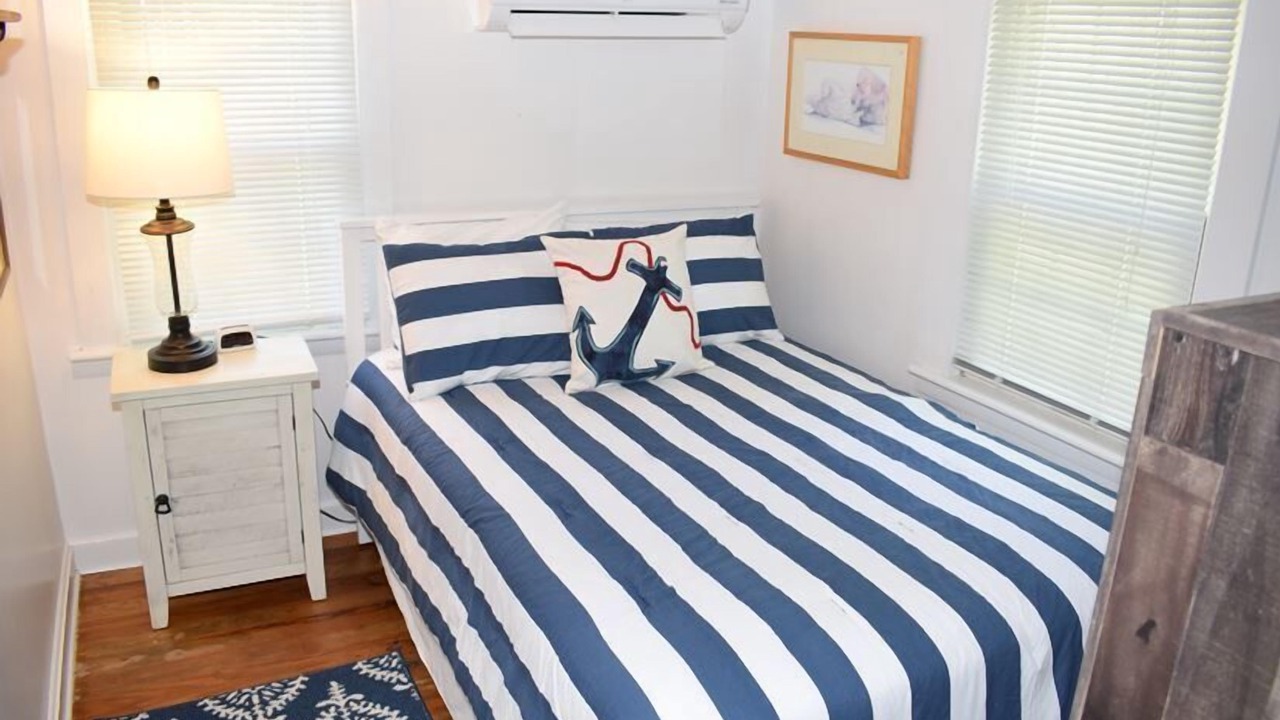 Photo of Bedroom in Deep Hole