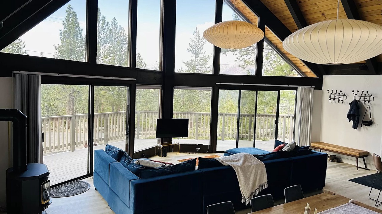 Photo of Livingroom in South Lake Tahoe
