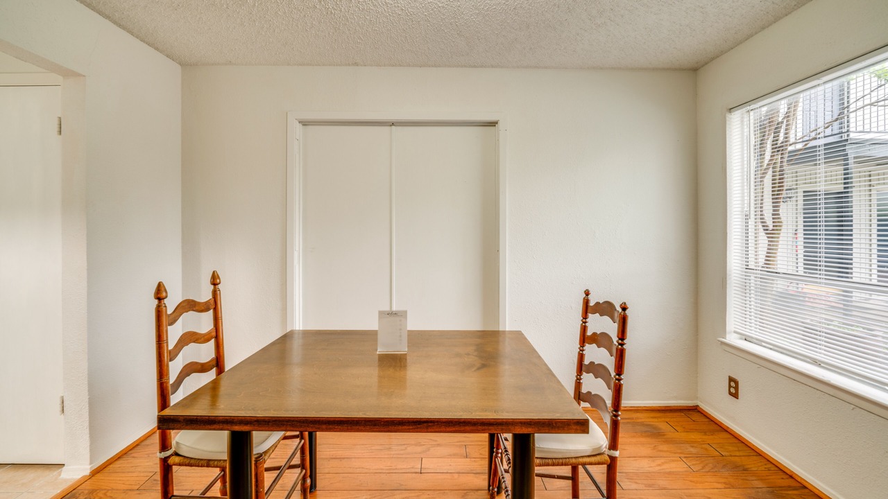 Photo of Others in Knox - Henderson