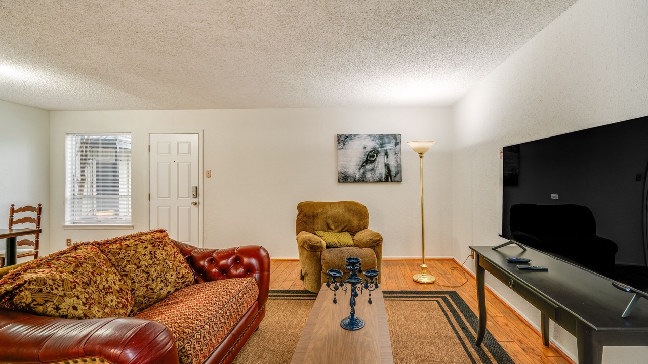 Photo of Livingroom in Knox - Henderson