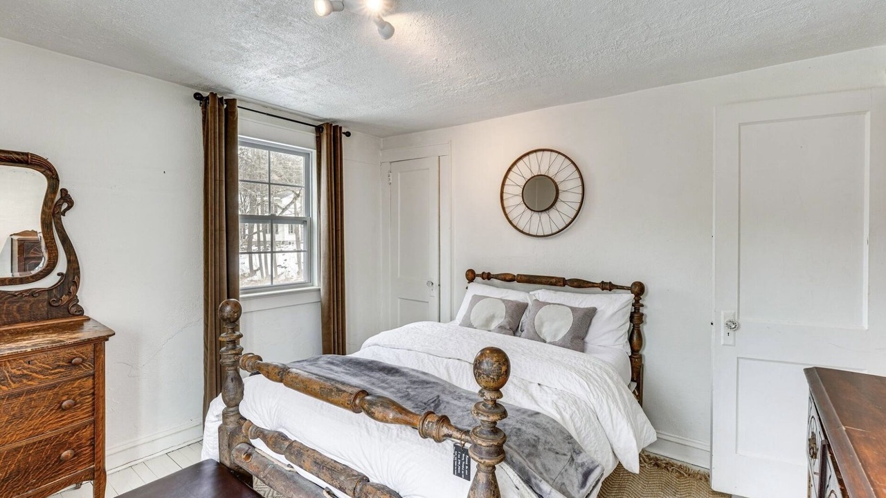 Photo of Bedroom in Garrison