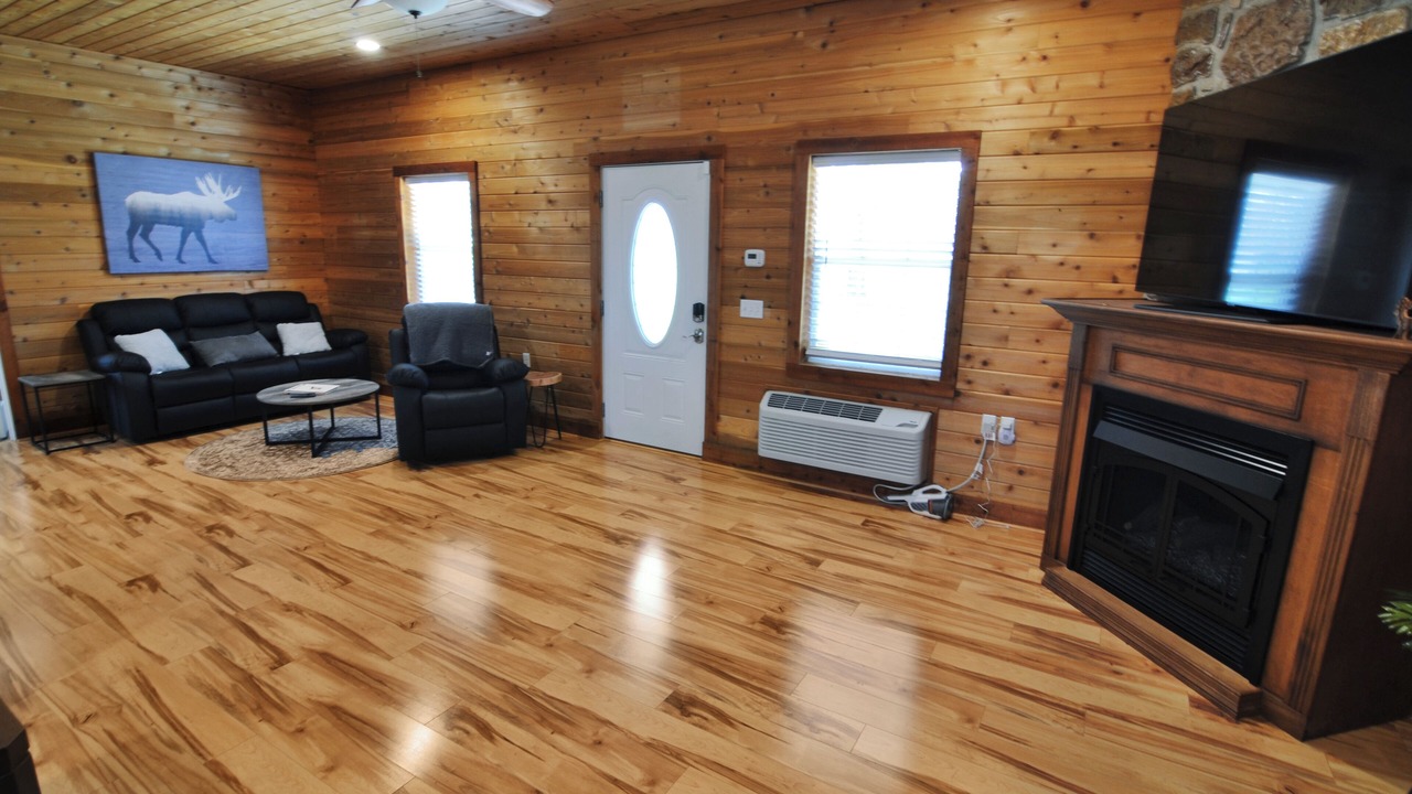 Photo of Livingroom in Cave City