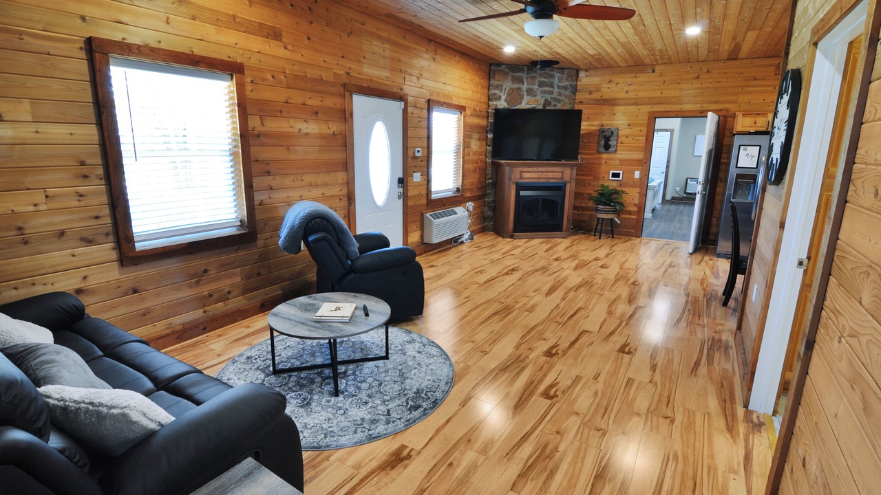 Photo of Livingroom in Cave City