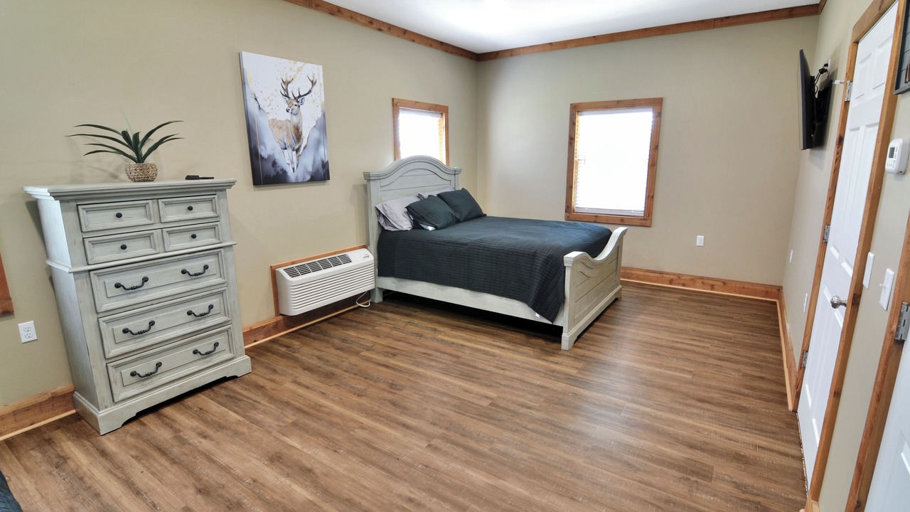 Photo of Bedroom in Cave City