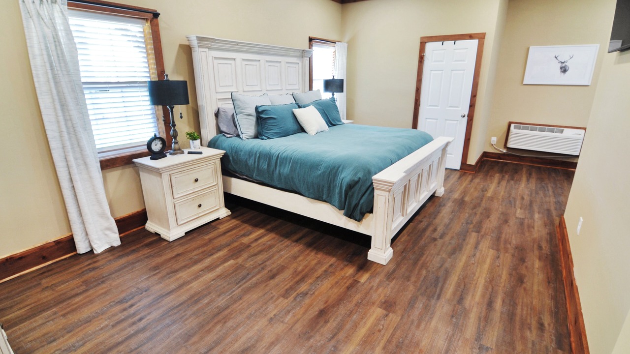 Photo of Bedroom in Cave City
