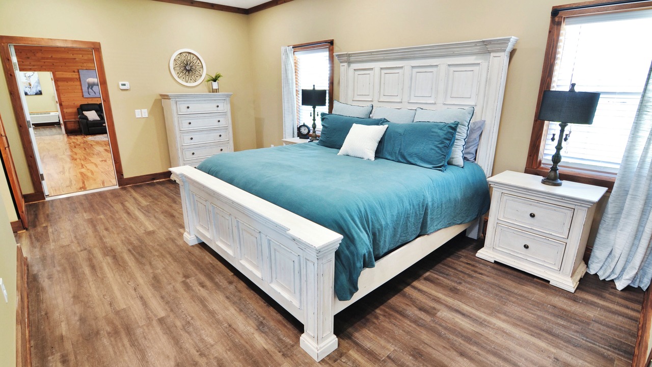 Photo of Bedroom in Cave City