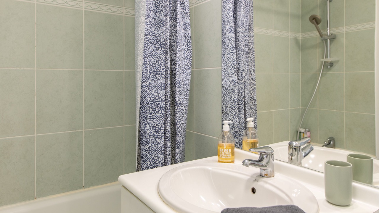 Photo of Bathroom in Le Kremlin-Bicetre