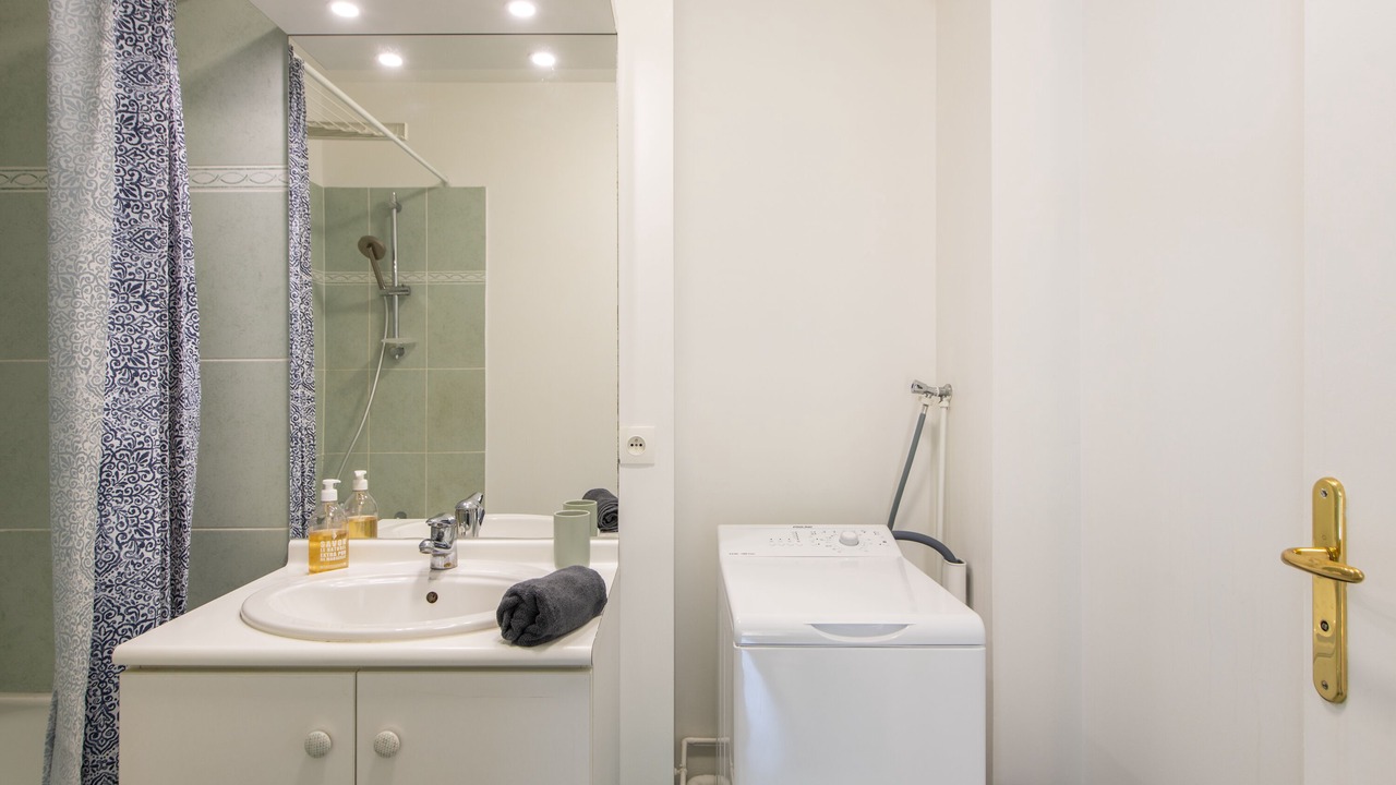 Photo of Bathroom in Le Kremlin-Bicetre