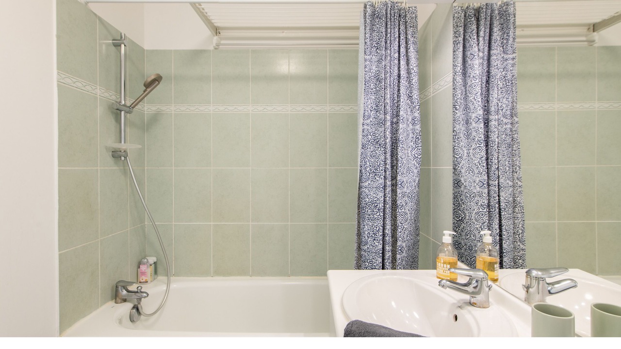 Photo of Bathroom in Le Kremlin-Bicetre