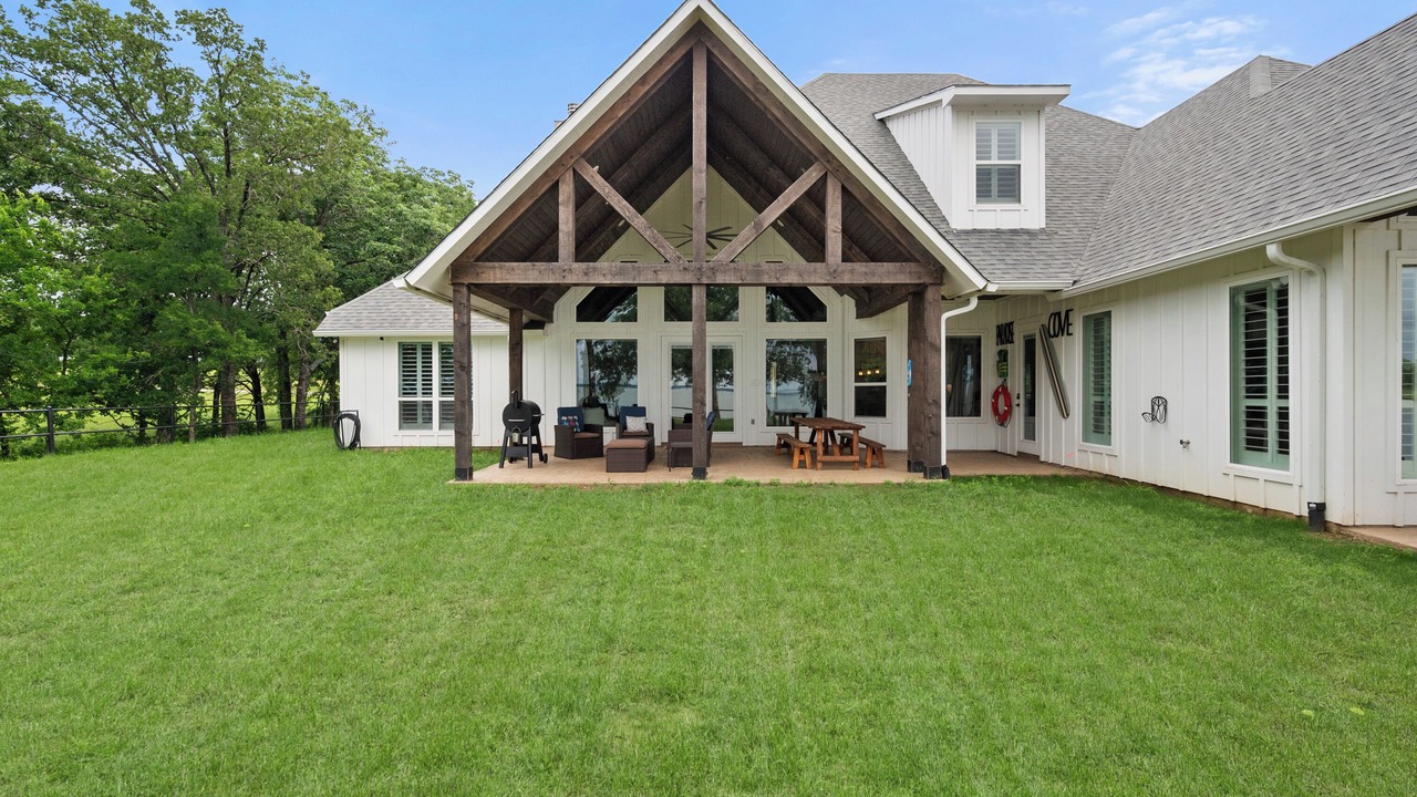 Photo of Outdoor in Streetman