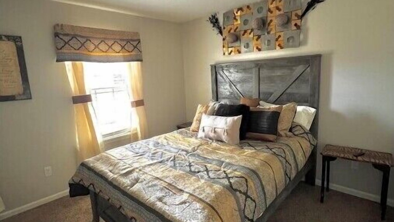 Photo of Bedroom in Ozark