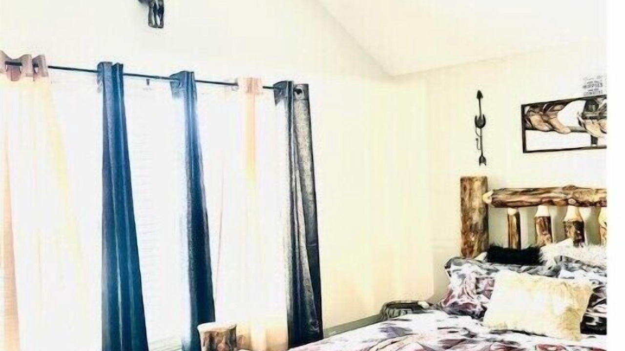 Photo of Bedroom in Ozark