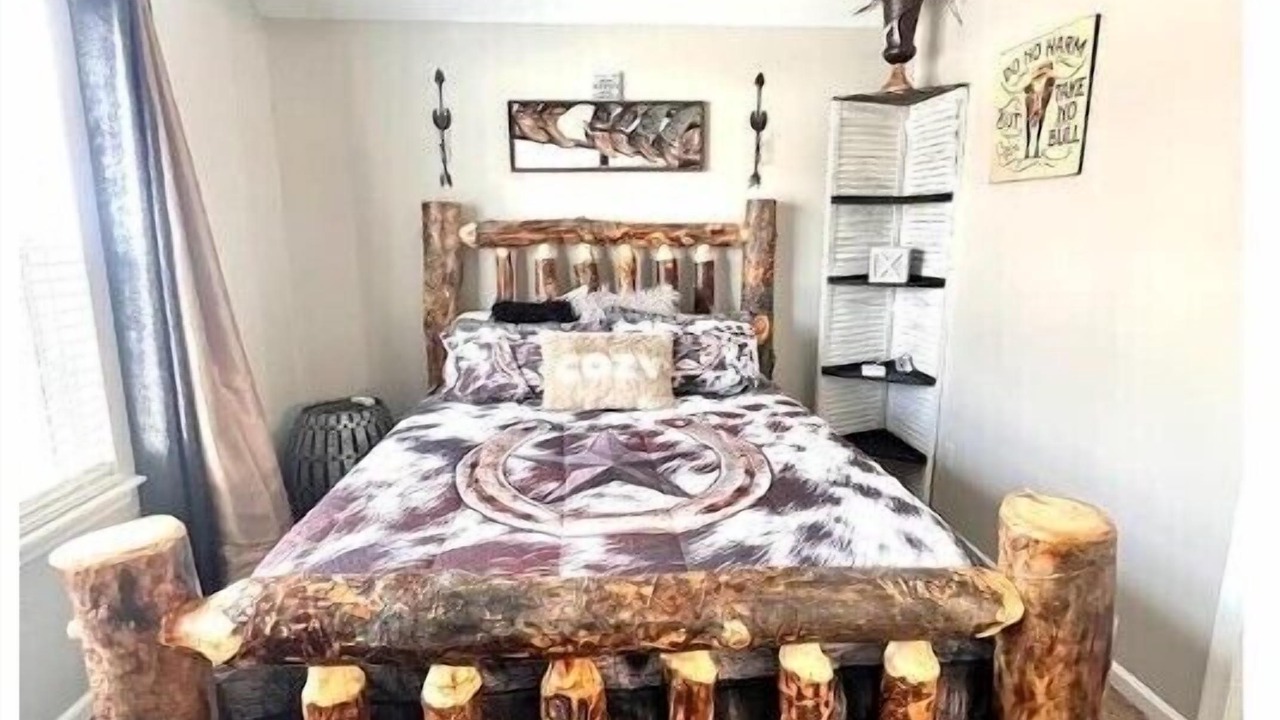 Photo of Bedroom in Ozark