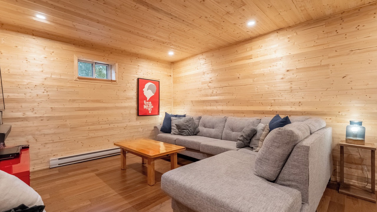 Photo of Livingroom in Saint-Emile-de-Suffolk