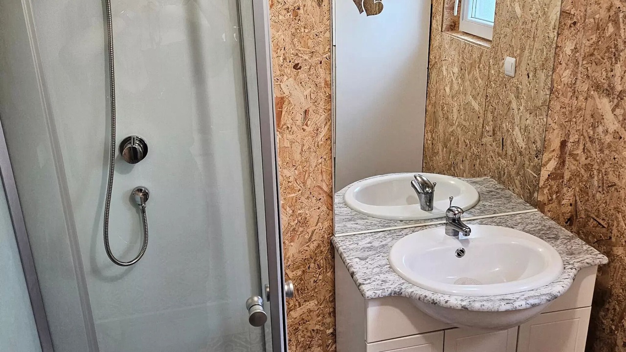Photo of Bathroom in Les Grandes-Ventes