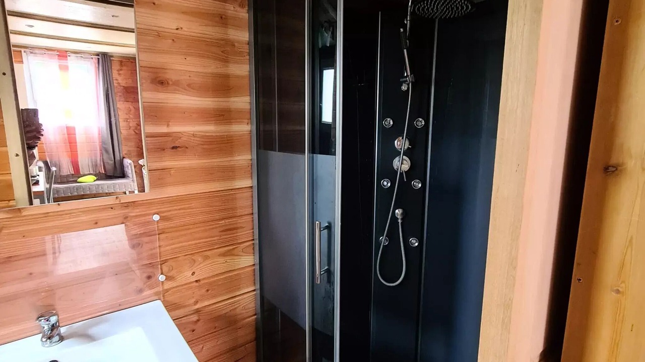 Photo of Bathroom in Les Grandes-Ventes