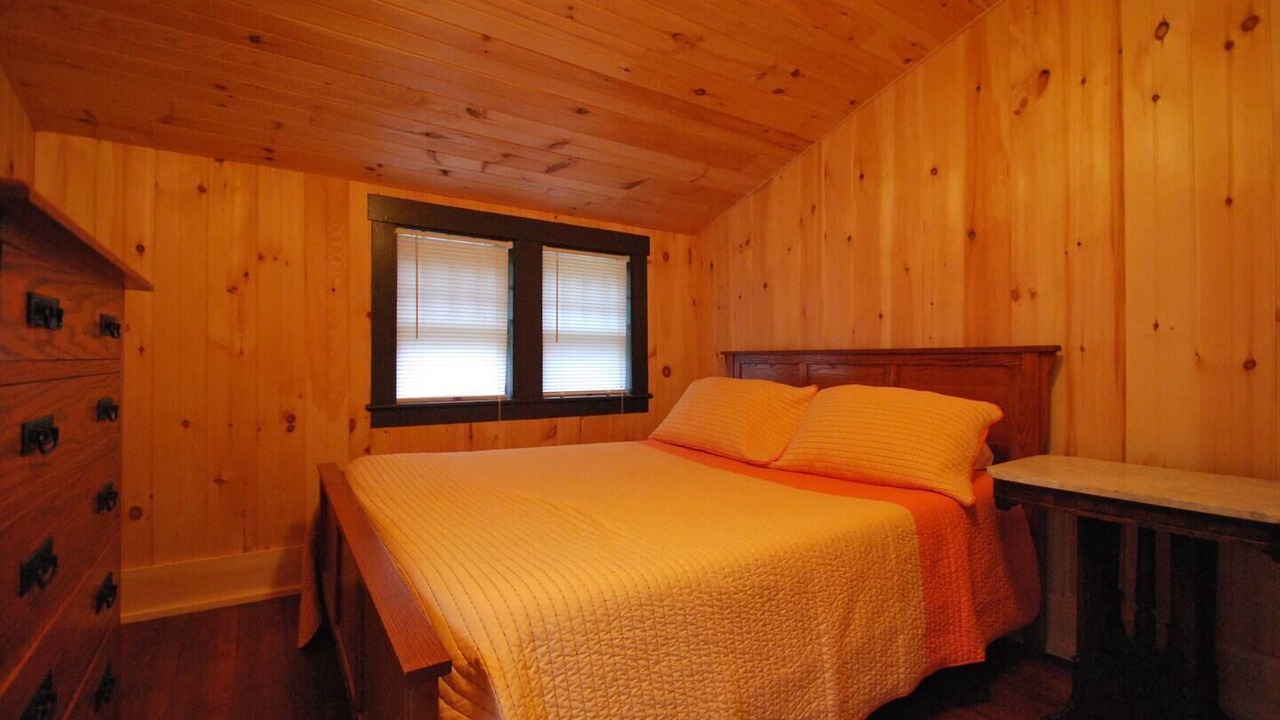 Photo of Bedroom in Jackson