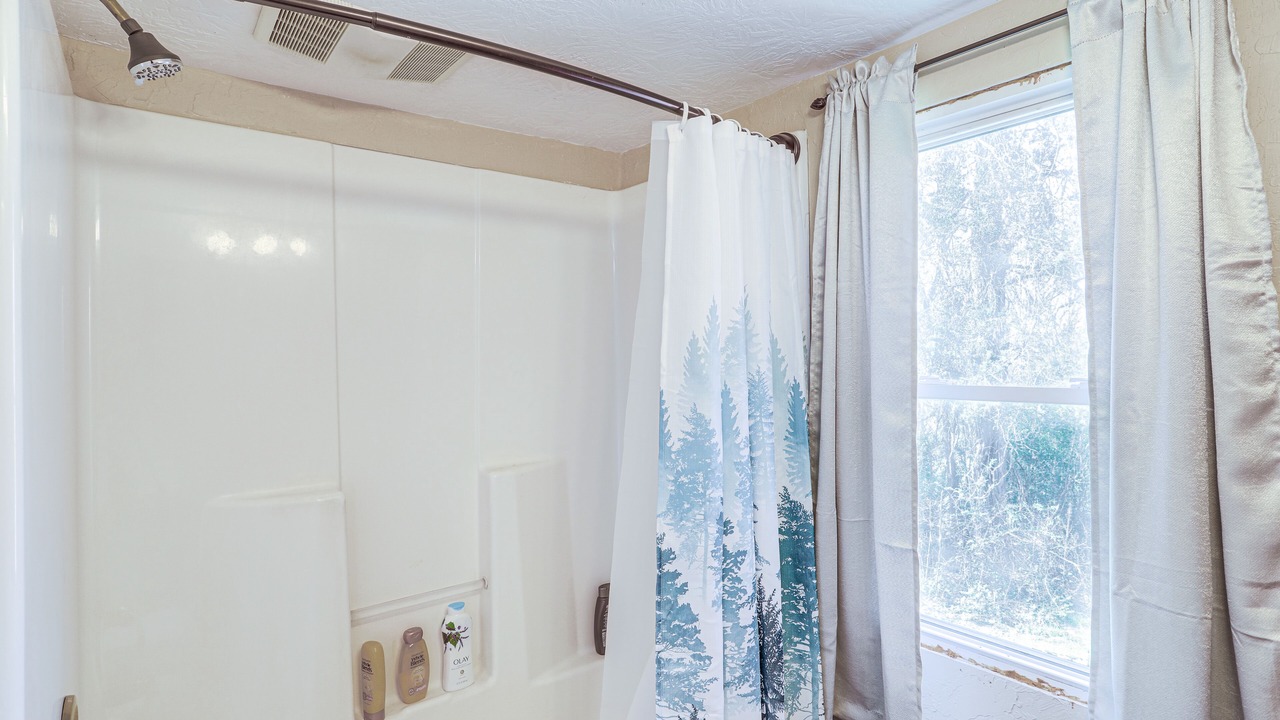 Photo of Bathroom in Guion