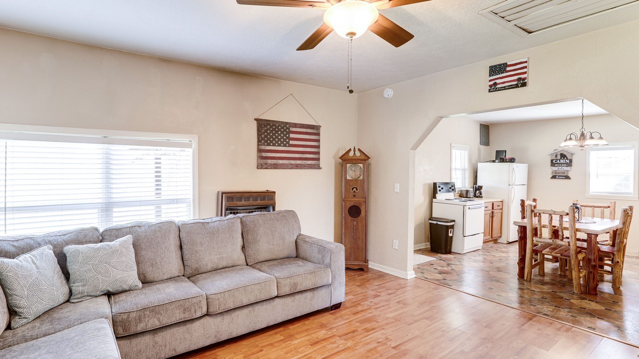 Photo of Livingroom in Guion