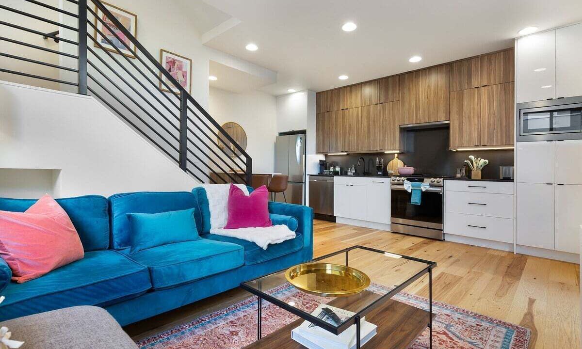 Photo of Livingroom in North Queen Anne